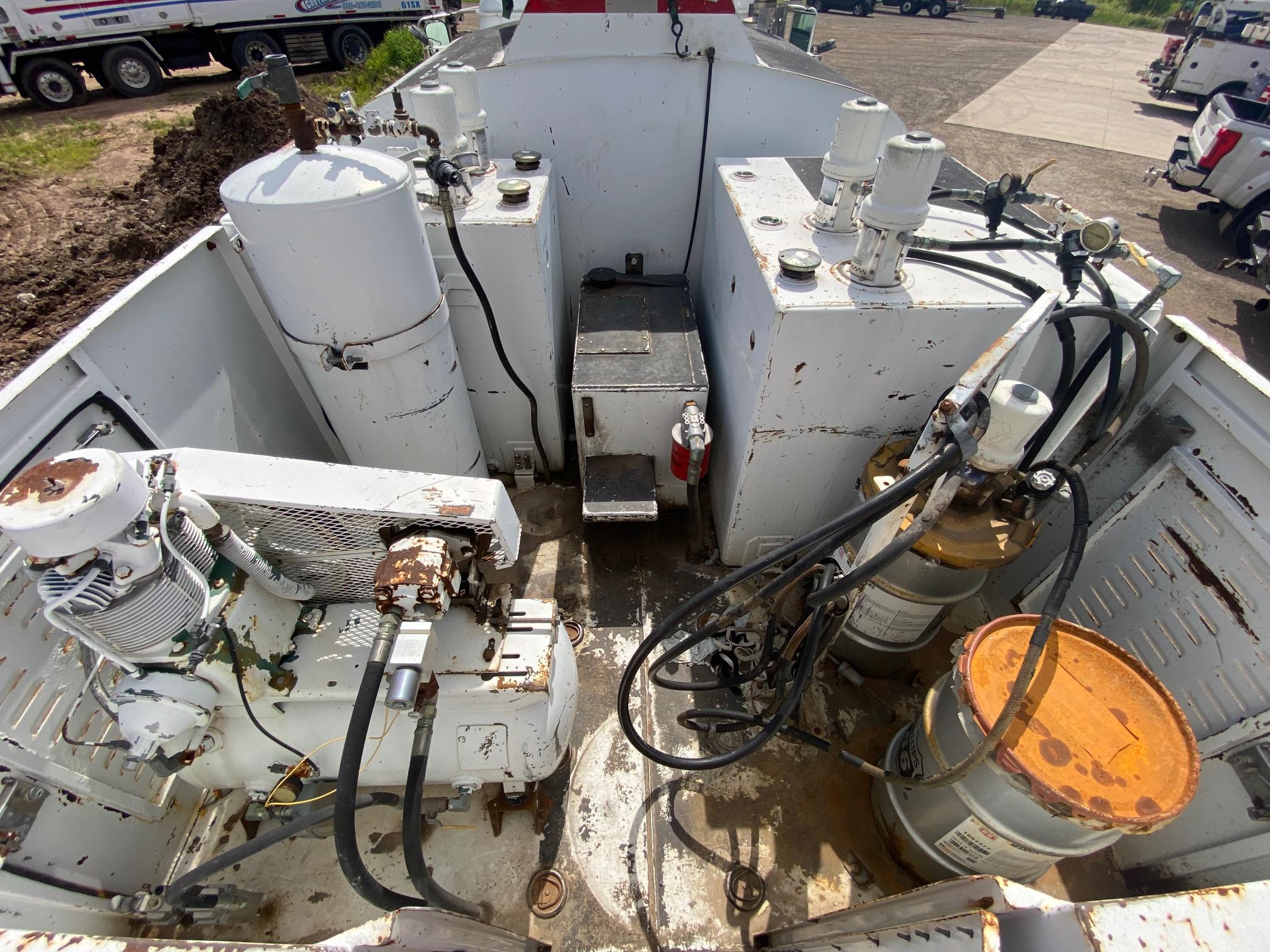 1995 INTERNATIONAL 8100 - Image 23